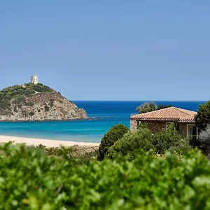 5* Курортный комплекс Baia Di Sardinia, Curio Collection By Hilton